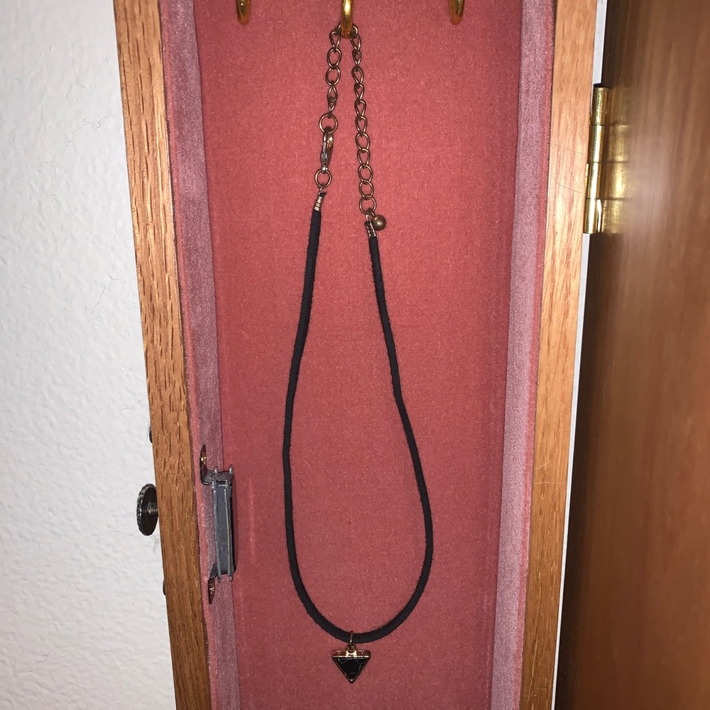 Black chocker necklace